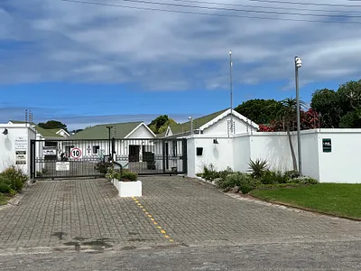 2 Bedroom Townhouse For Sale in Port Alfred - wb04.webp