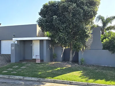 5 Bedroom House For Sale in Jeffreys Bay - 479T.webp