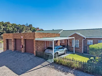 2 Bedroom Townhouse For Sale in Roodepoort - fTSo.webp