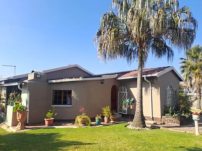 3 Bedroom House For Sale in Alberton - SyXU.webp