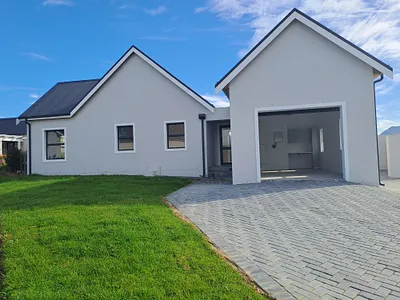 3 Bedroom House For Sale in Stanford - P6mh.webp
