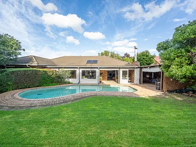 4 Bedroom House For Sale in Durbanville - gGAl.webp