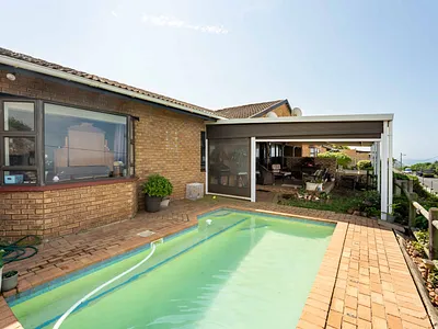 3 Bedroom Townhouse For Sale in Amanzimtoti - Zsfc.webp
