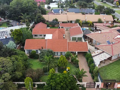 6 Bedroom House For Sale in Springs - z1pK.webp