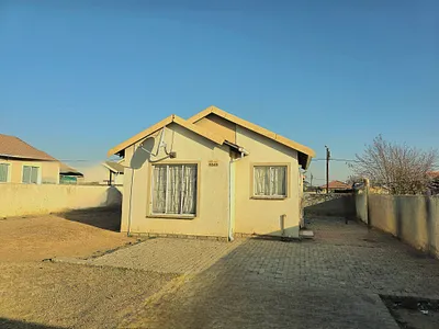 2 Bedroom House For Sale in Witbank - 0Lov.webp