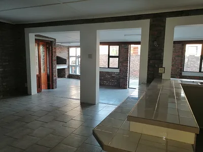 4 Bedroom House For Sale in East London - xCFW.webp