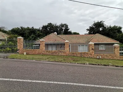 4 Bedroom House For Sale in Pinetown - KgVS.webp