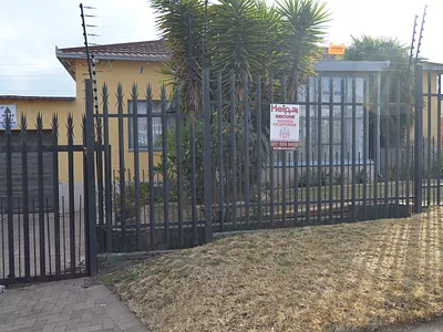 3 Bedroom House To Rent in Roodepoort - jyMm.webp