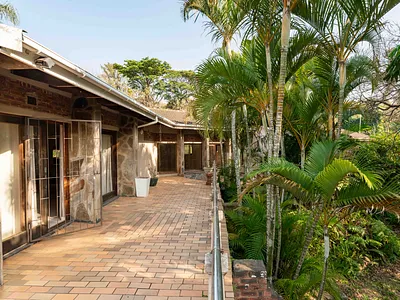 4 Bedroom House For Sale in Amanzimtoti - Ytg9.webp