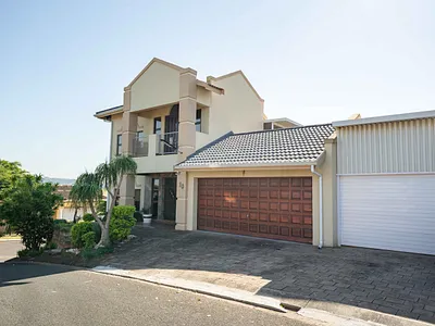 3 Bedroom House For Sale in Amanzimtoti - REUA.webp