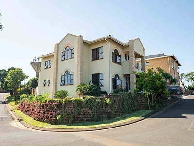 3 Bedroom House For Sale in Amanzimtoti - fMEh.webp