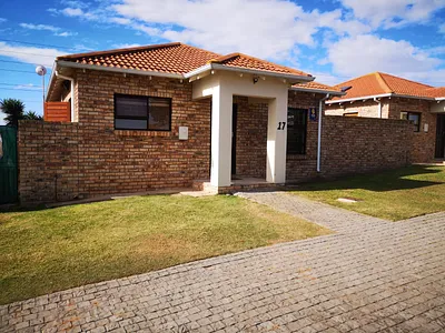 2 Bedroom Townhouse For Sale in Despatch - Yug6.webp