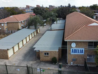 2 Bedroom Townhouse For Sale in Pretoria - Y5vf.webp