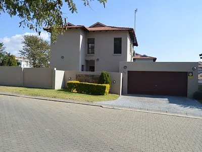 3 Bedroom Townhouse To Rent in Krugersdorp - W3tZ.webp