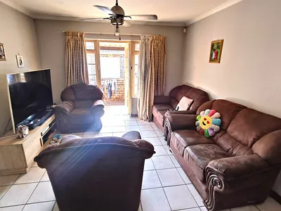2 Bedroom Townhouse For Sale in Richards Bay - floE.webp