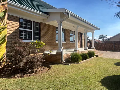 3 Bedroom Townhouse For Sale in Witbank - FdPN.webp