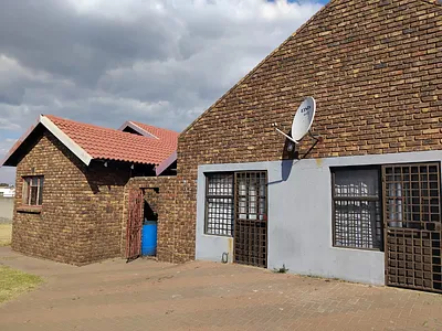 3 Bedroom House For Sale in Witbank - y5yS.webp