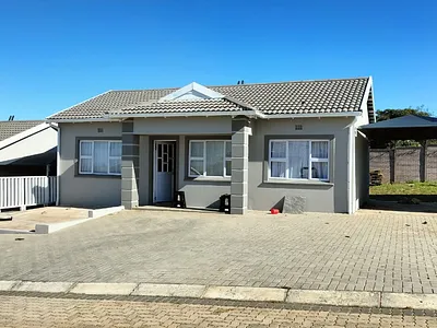 3 Bedroom Townhouse To Rent in East London - img