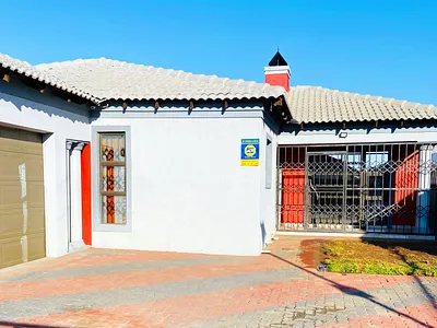3 Bedroom House For Sale in Witbank - k5XY.webp