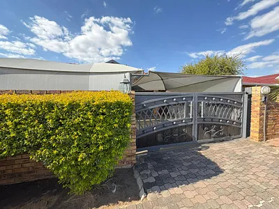 3 Bedroom Townhouse For Sale in Rustenburg - Kbkm.webp