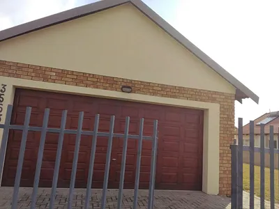 3 Bedroom House For Sale in Rustenburg - m5Ee.webp