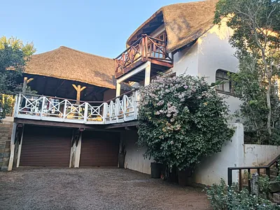 3 Bedroom House For Sale in East London - 8hG3.webp