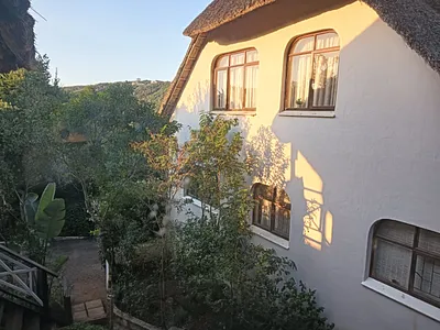 3 Bedroom House For Sale in East London - K4dg.webp