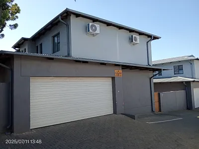3 Bedroom Townhouse To Rent in Rustenburg - img