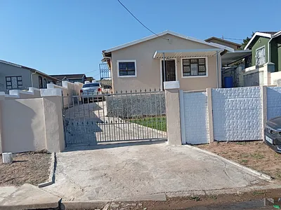 3 Bedroom House For Sale in Chatsworth - hIGP.webp