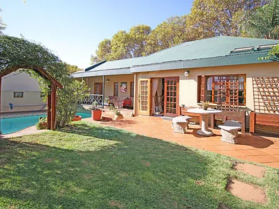 3 Bedroom House For Sale in Johannesburg - 9jcP.webp