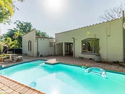 4 Bedroom House For Sale in Durban - qpzY.webp