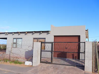 3 Bedroom House For Sale in Vredenburg - QGQ1.webp