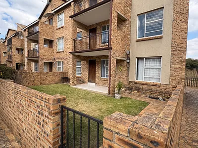 2 Bedroom Apartment For Sale in Roodepoort - B6ZE.webp