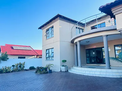 11 Bedroom House For Sale in Mogwase - uEd4.webp
