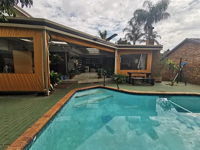 5 Bedroom House For Sale in Pretoria - MRgc.webp