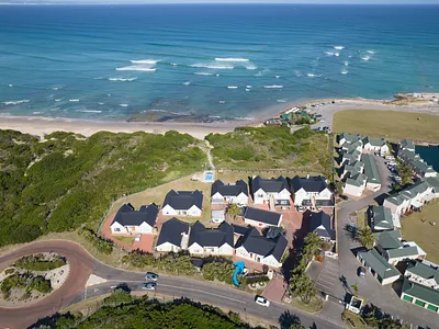 3 Bedroom Apartment For Sale in Jeffreys Bay - Z26S.webp
