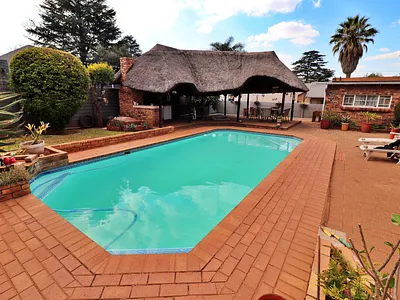 3 Bedroom House For Sale in Edenvale - Ida8.webp