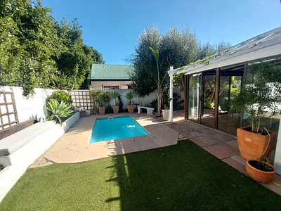 4 Bedroom House For Sale in Worcester - ocgE.webp