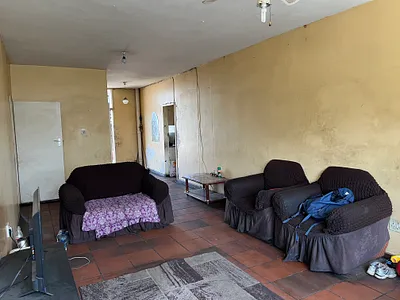 2 Bedroom Apartment For Sale in Witbank - vl50.webp