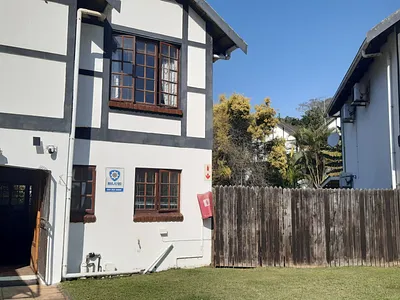 2 Bedroom Townhouse To Rent in Amanzimtoti - 5Ski.webp