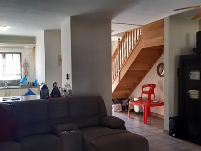 2 Bedroom Townhouse To Rent in Amanzimtoti - 6KHE.webp