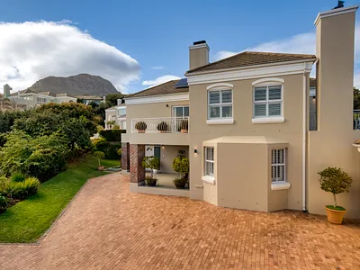 3 Bedroom House For Sale in Somerset West - yRh6.webp