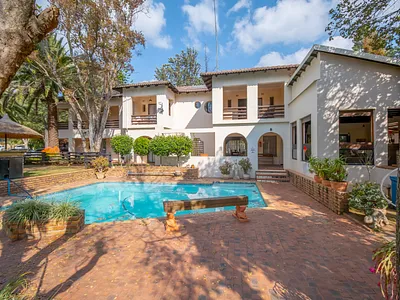 6 Bedroom House For Sale in Sandton - A08O.webp