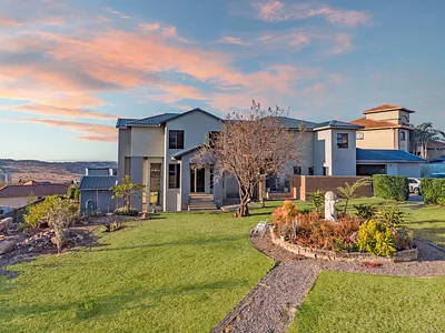 4 Bedroom House For Sale in Krugersdorp - QNGZ.webp