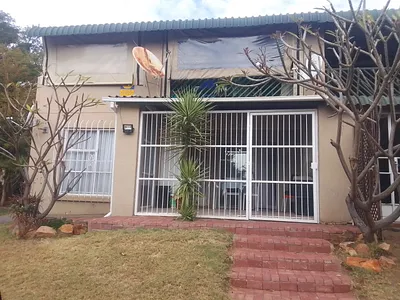 3 Bedroom Townhouse For Sale in Rustenburg - znsv.webp
