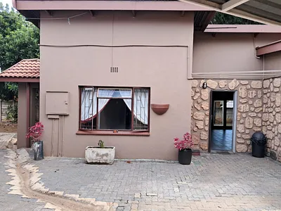 4 Bedroom House For Sale in Bo-dorp, Rustenburg - BxfA.webp