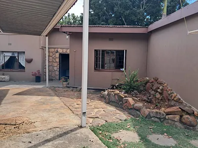 4 Bedroom House For Sale in Bo-dorp, Rustenburg - JoP3.webp