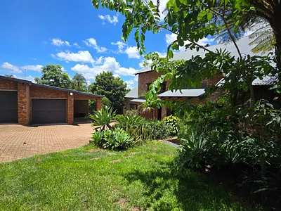 5 Bedroom House For Sale in White River - KSDQ.webp