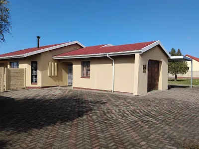 3 Bedroom House For Sale in Bhisho - EAxz.webp