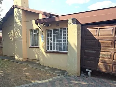 3 Bedroom House For Sale in Vanderbijlpark - 4Gec.webp